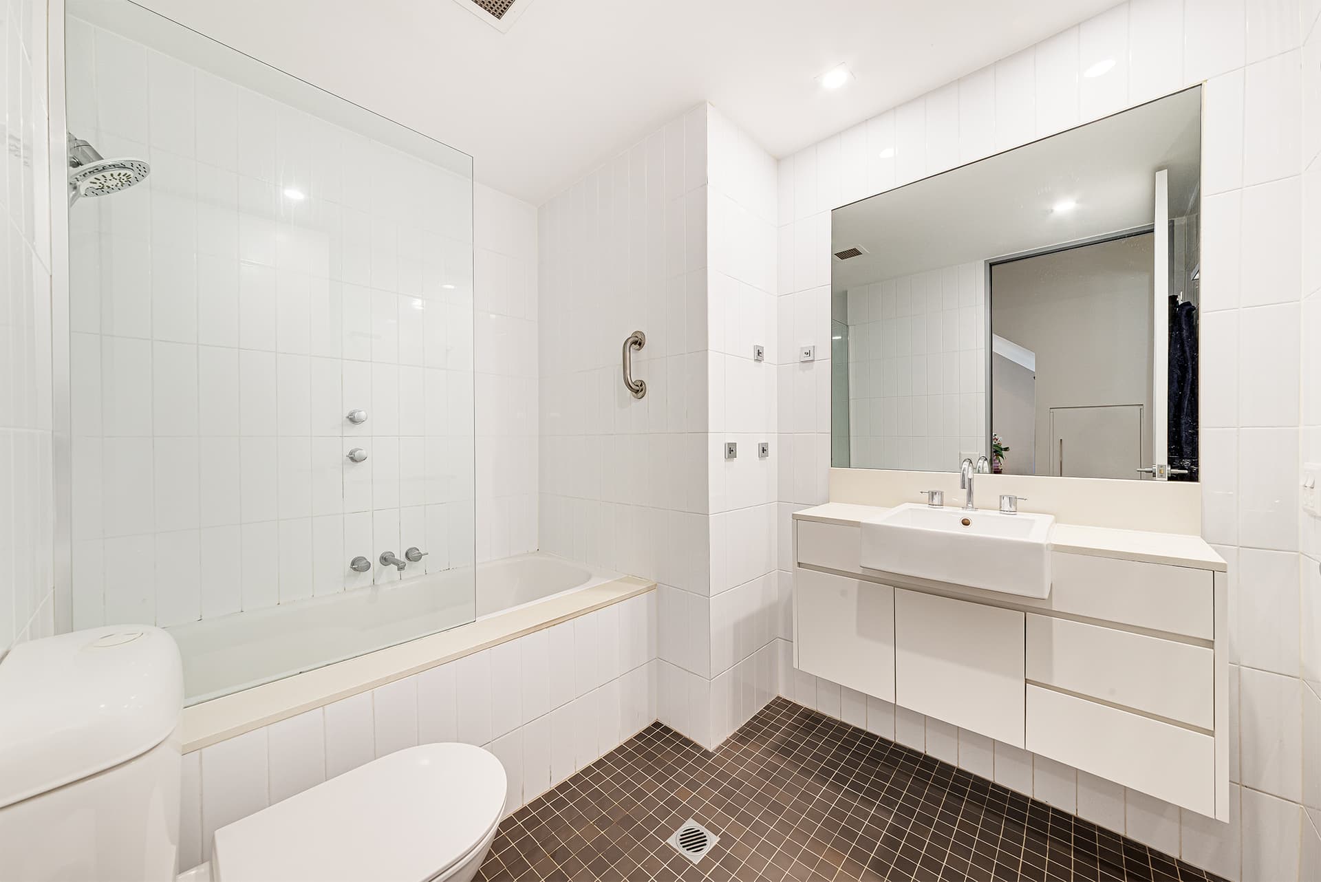 225/2-4 Powell Street, Waterloo NSW