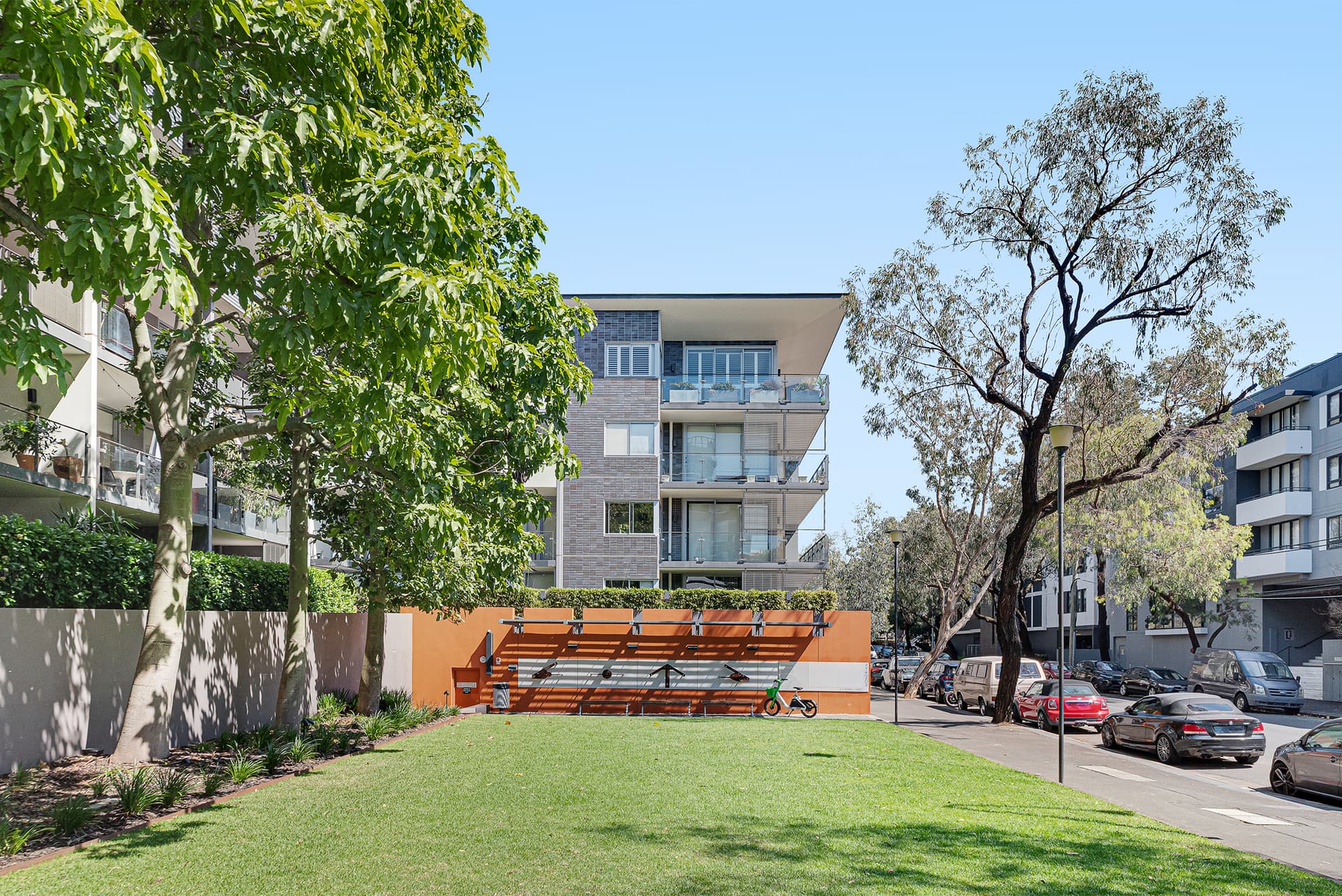 225/2-4 Powell Street, Waterloo NSW